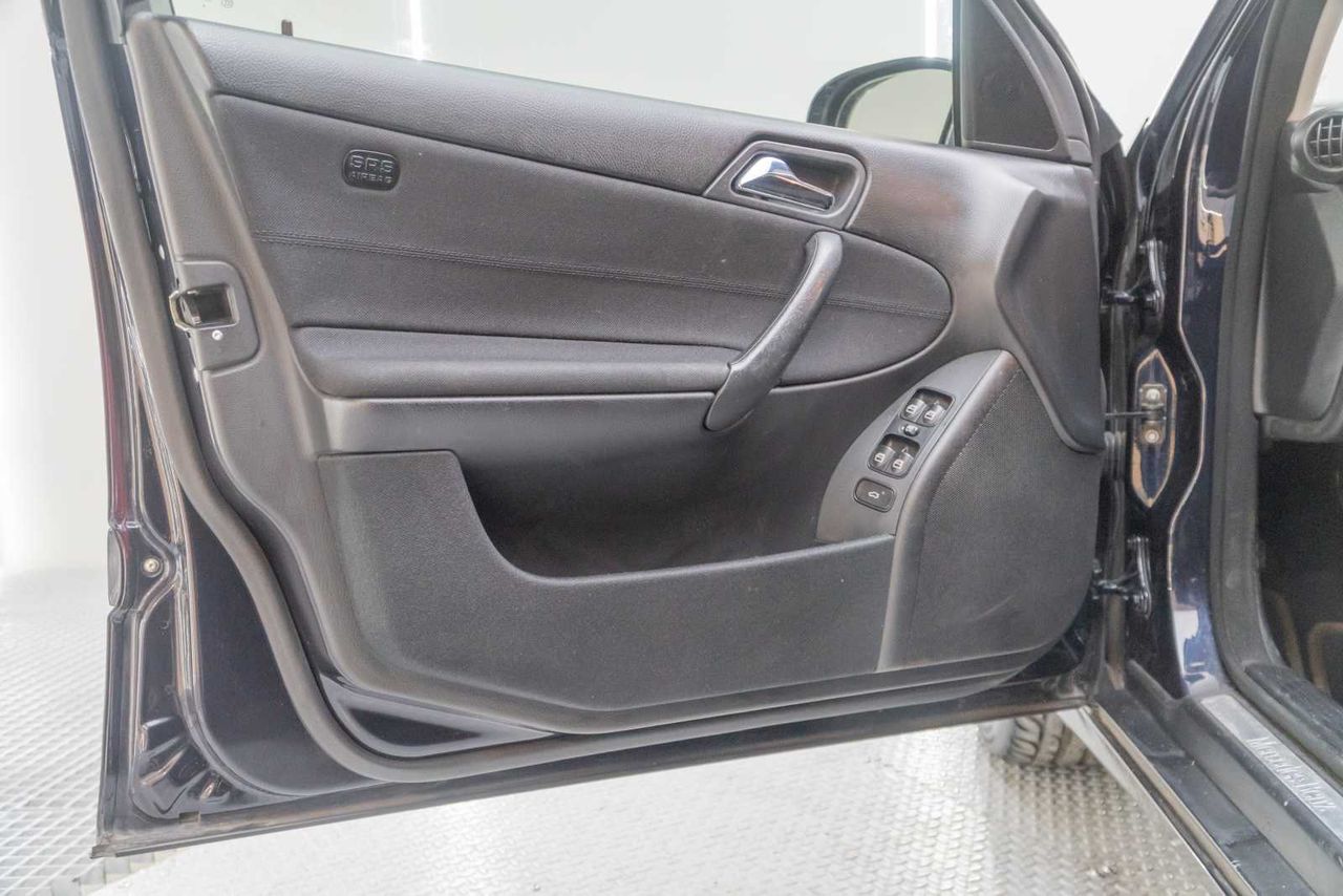 Mercedes Clase C C 220 CDI ELEGANCE - Foto 16