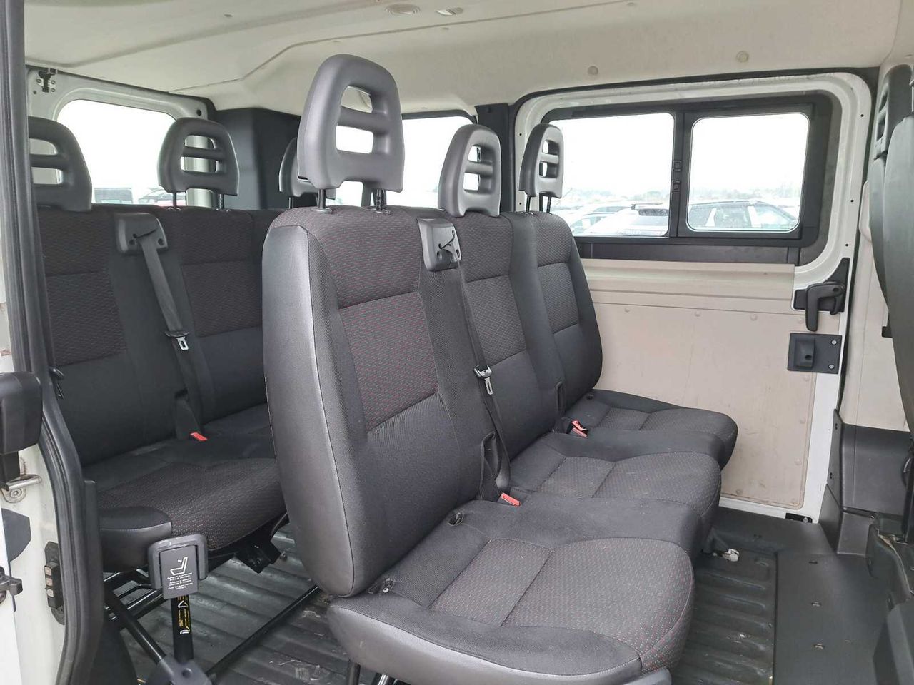 Peugeot Boxer combi 5/9 pl 330 l1h1 bluehdi 88kw (120) - Foto 6