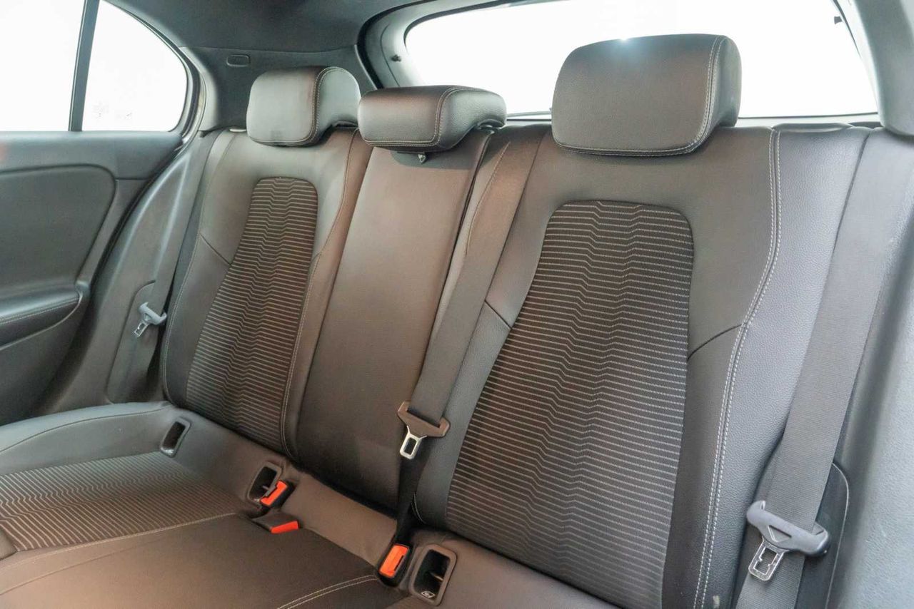 Mercedes Clase A Sedán A 180 d  - Foto 20