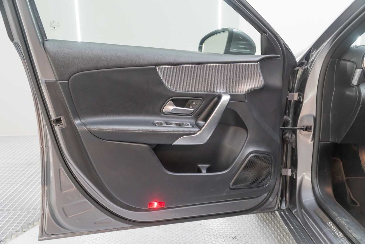 Mercedes Clase A Sedán A 180 d  - Foto 18