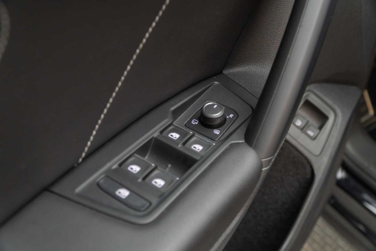 Volkswagen Tiguan R-Line 1.4 TSI eHybrid 180kW (245CV) DSG - Foto 19