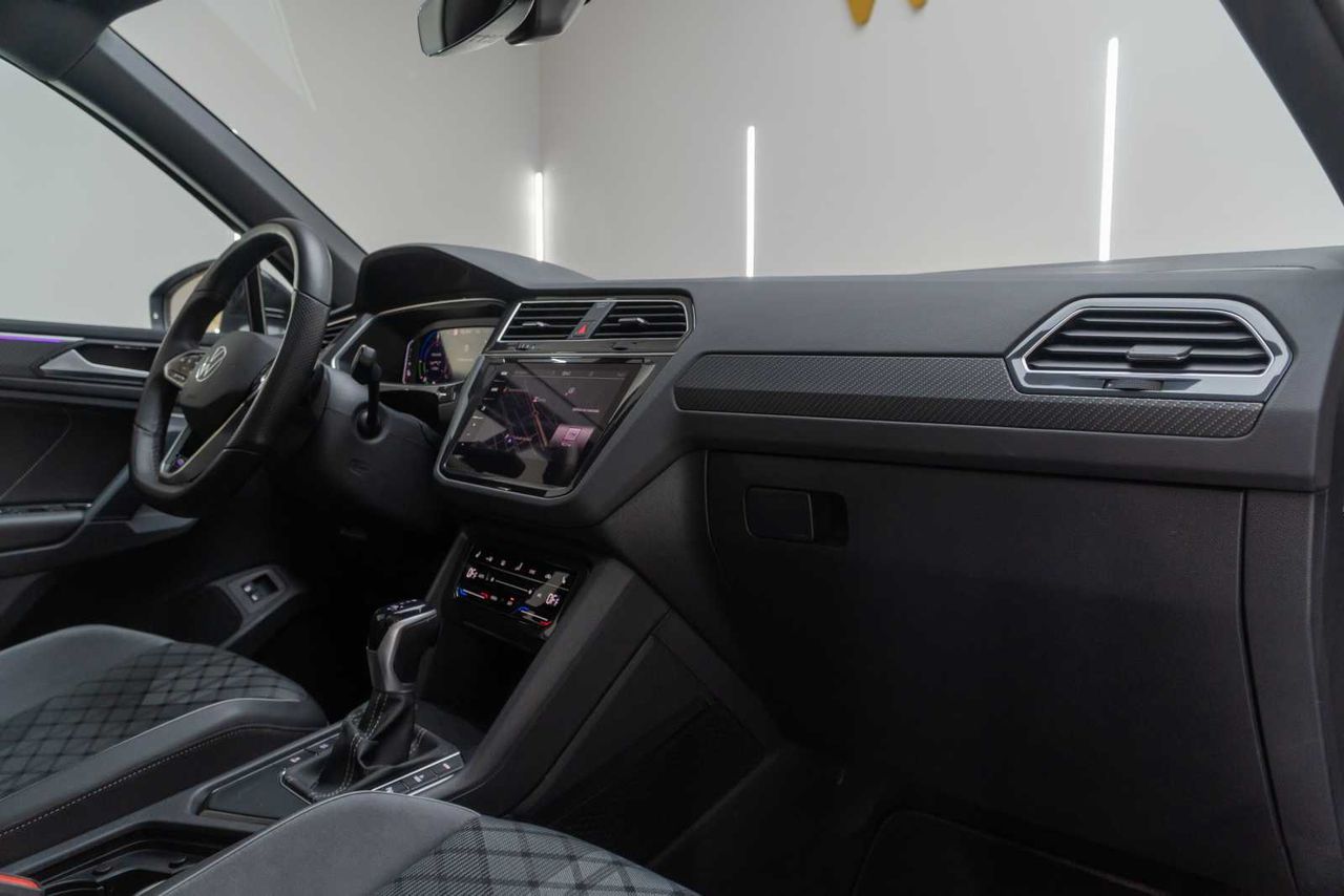 Volkswagen Tiguan R-Line 1.4 TSI eHybrid 180kW (245CV) DSG - Foto 24