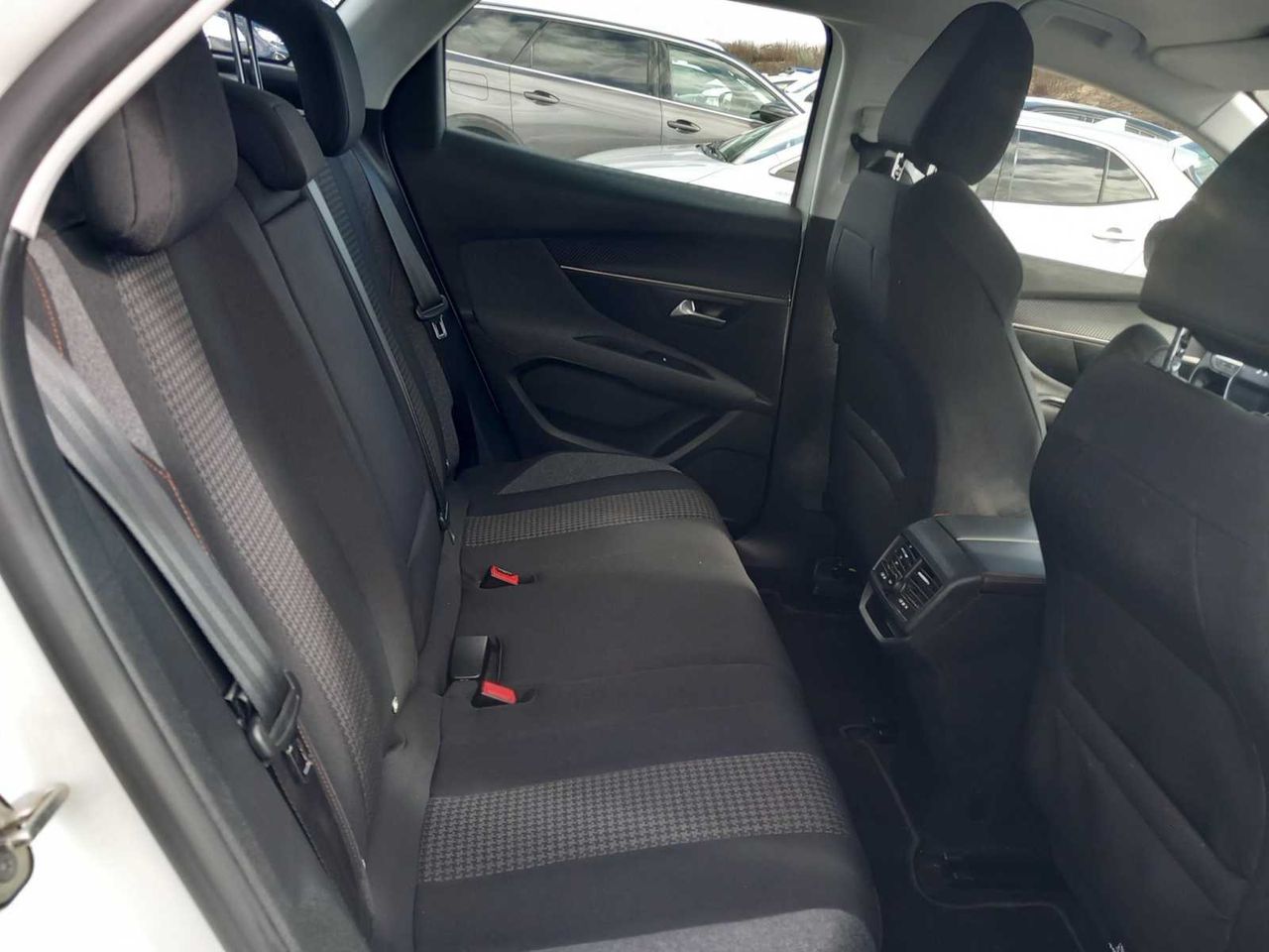 Peugeot 3008 1.2 PURETECH 96KW (130CV) ACTIVE S&S  - Foto 5