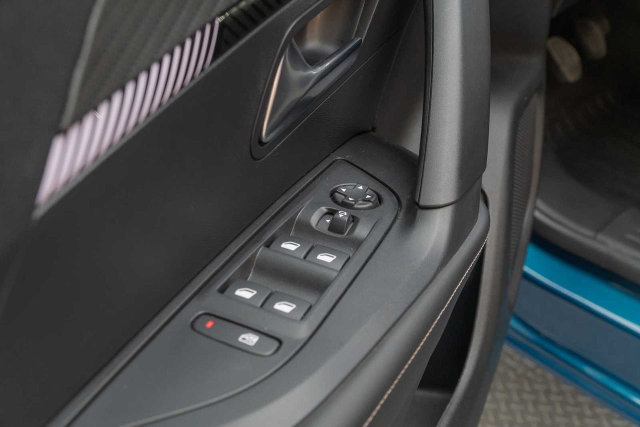 Peugeot 2008 Allure Gasolina 100 S&S 6 Vel. MAN - Foto 15