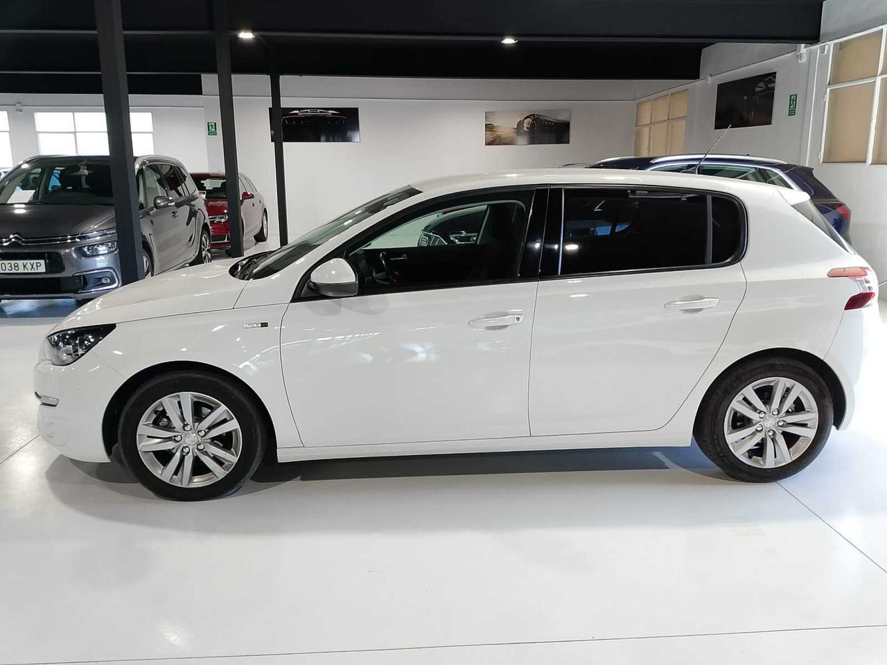 Peugeot 308 5p Access 1.2 PureTech 110 S&S - Foto 3