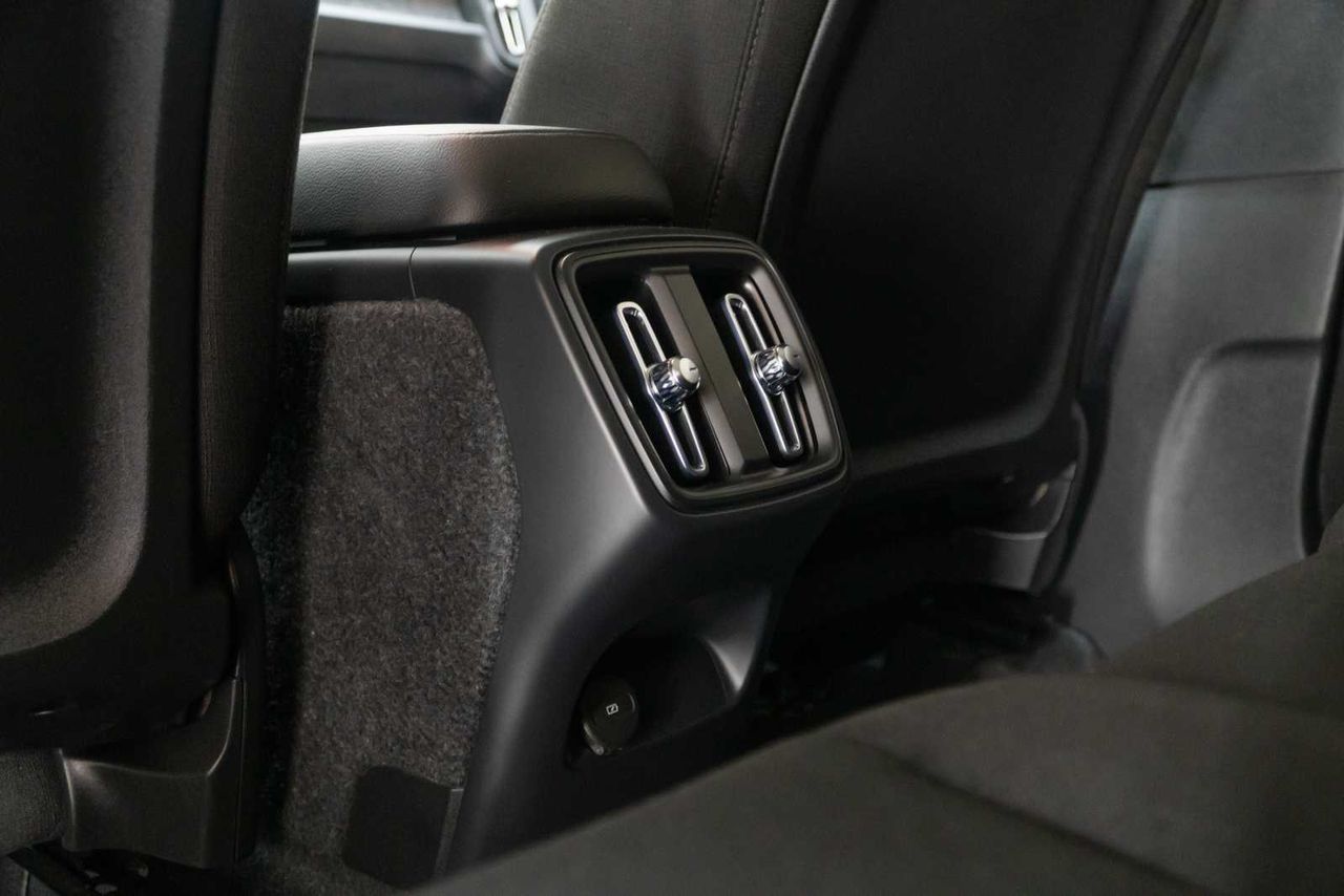 Volvo XC40 1.5 T3 Momentum Core Auto - Foto 21
