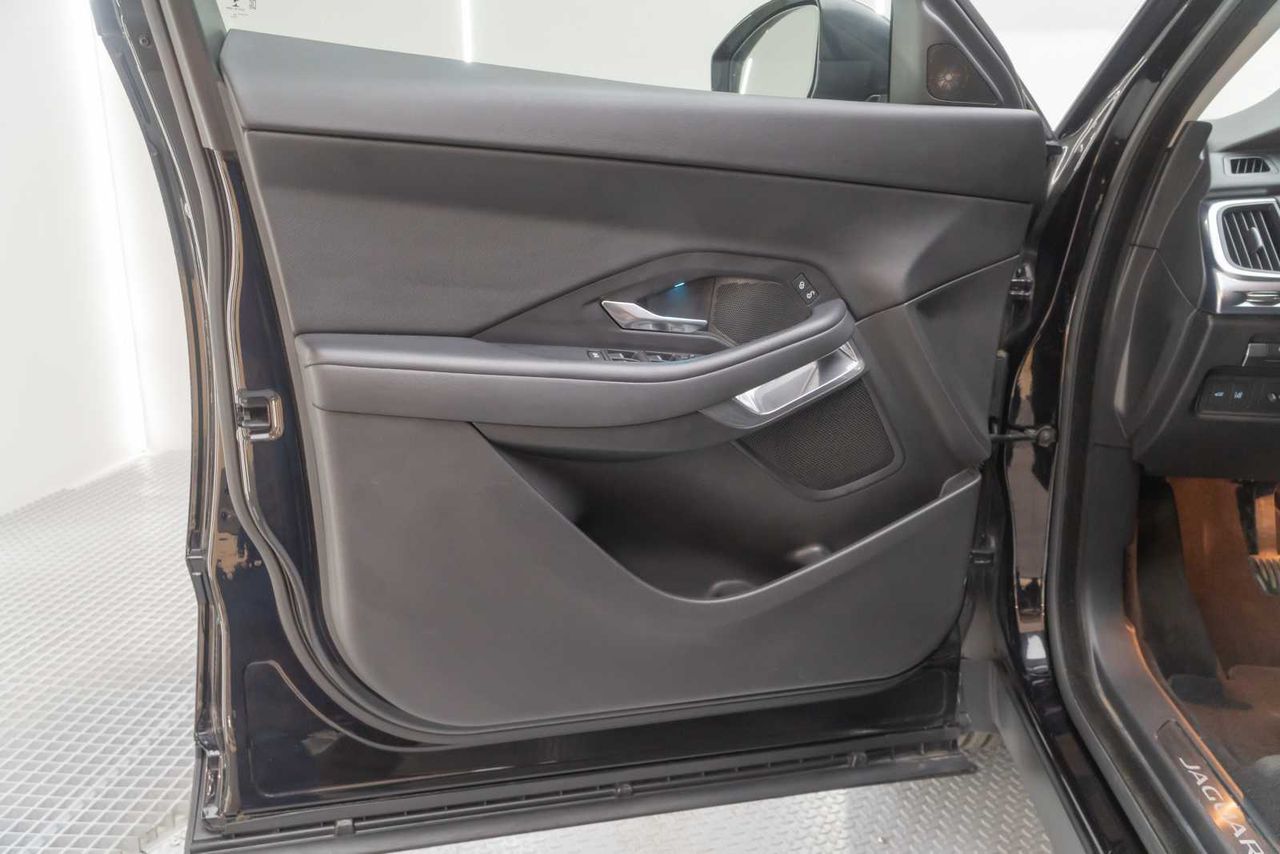 Jaguar E-Pace 2.0D 110kW 4WD  - Foto 18