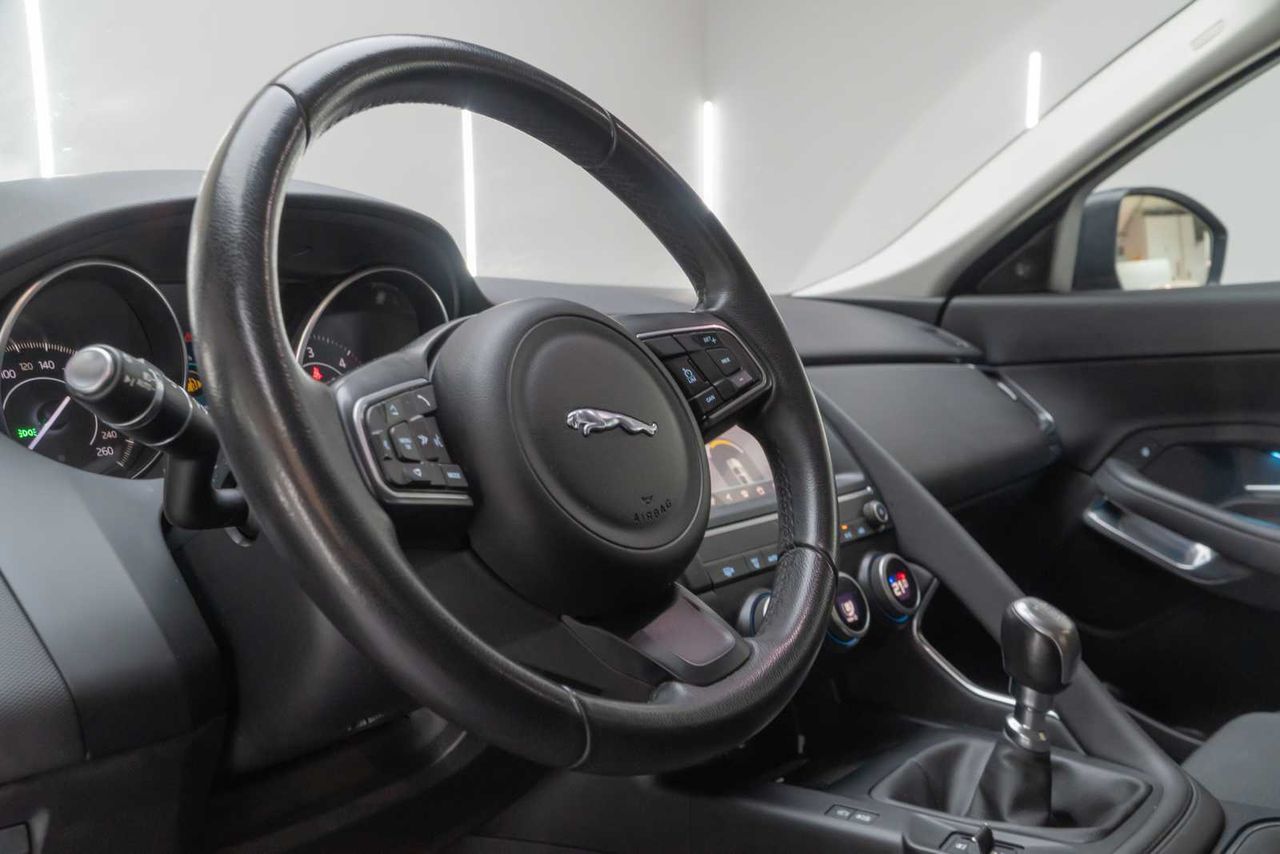 Jaguar E-Pace 2.0D 110kW 4WD  - Foto 12