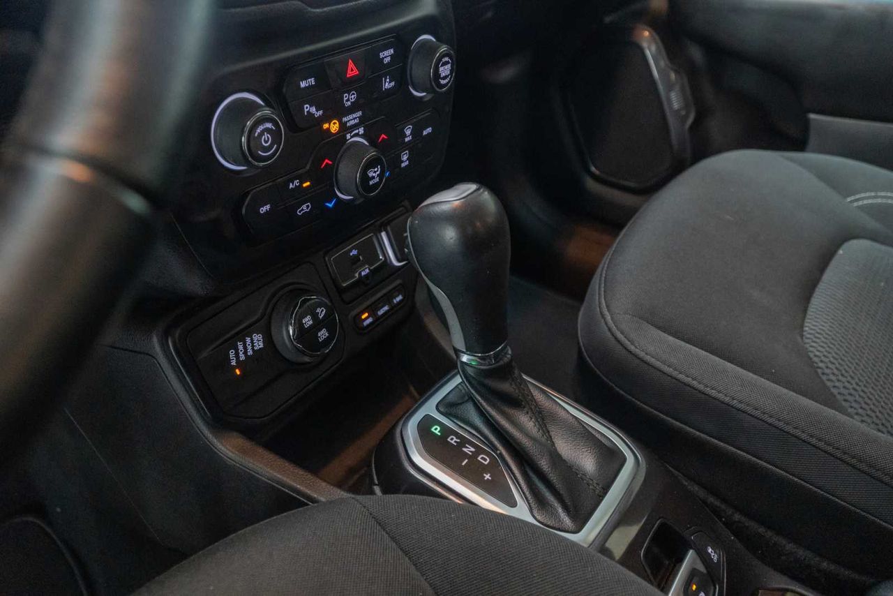 Jeep Renegade Limited 1.3 PHEV 140kW (190CV) AT AWD - Foto 17