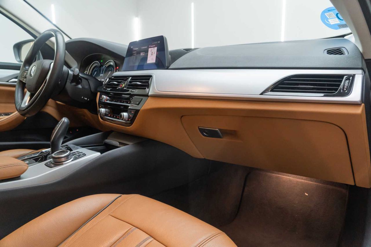 BMW Serie 5 530e iPerformance - Foto 24