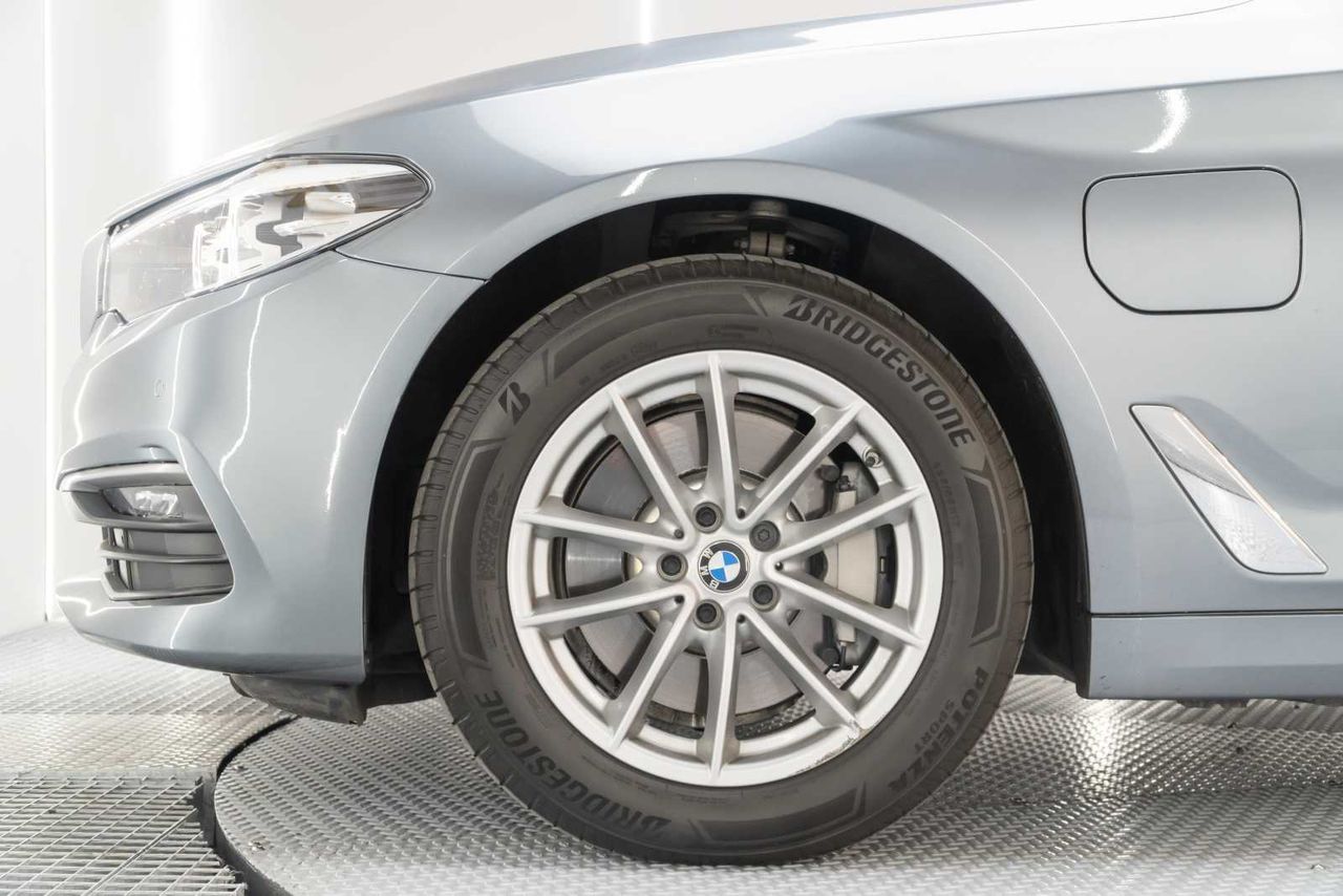 BMW Serie 5 530e iPerformance - Foto 25