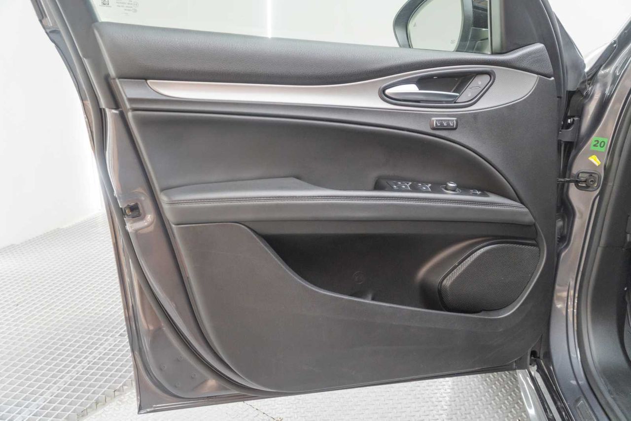 Alfa Romeo Stelvio 2.2 Diésel 154kW (210CV) Veloce Q4 - Foto 18