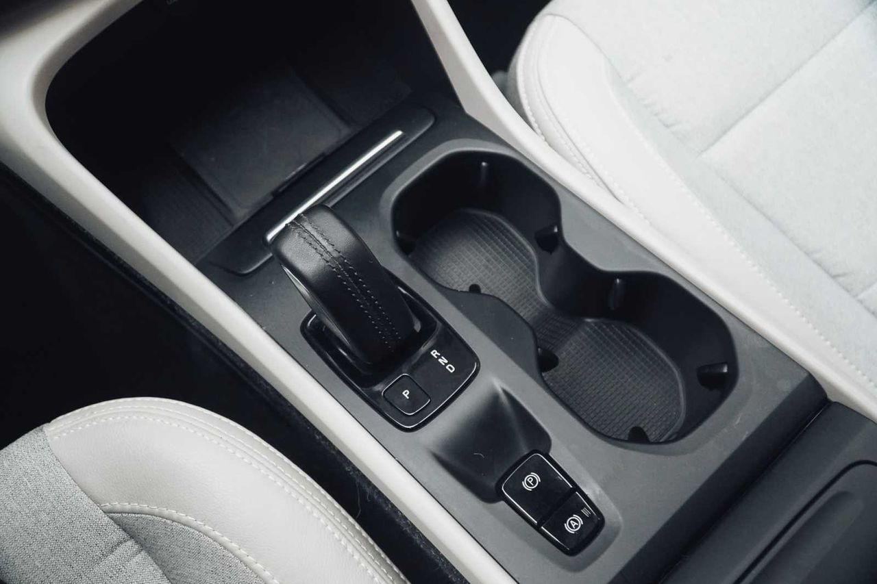 Volvo XC40 2.0 T4 AWD Momentum Auto  - Foto 15