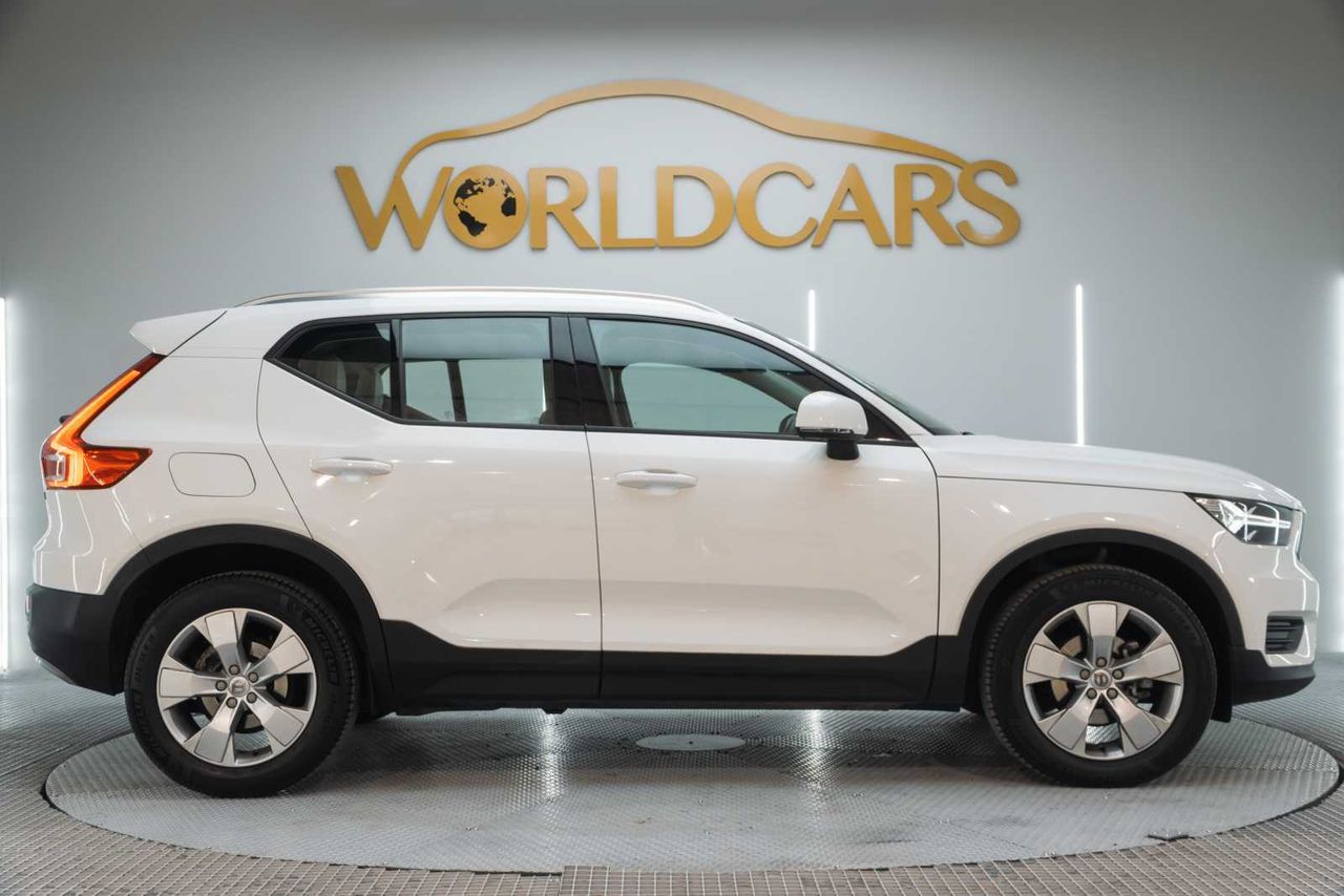 Volvo XC40 2.0 T4 AWD Momentum Auto  - Foto 5
