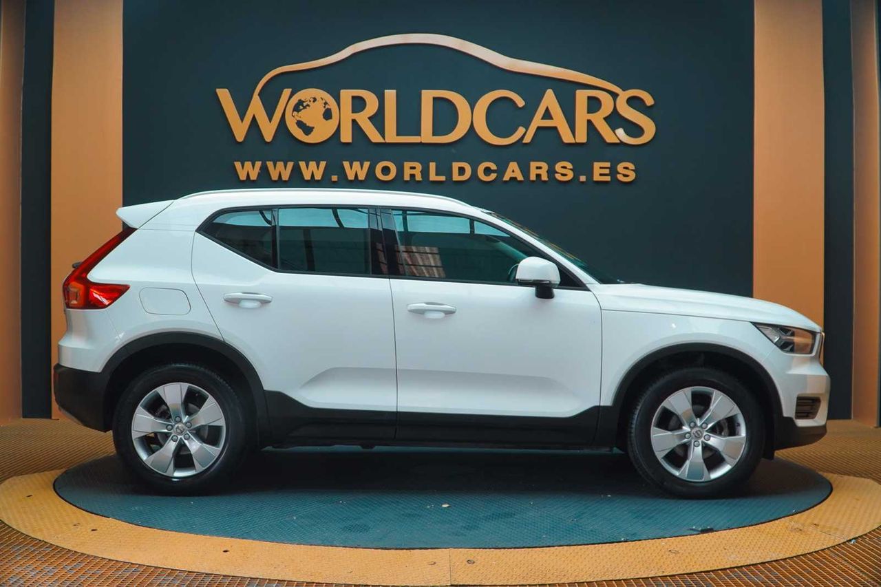 Volvo XC40 2.0 T4 AWD Momentum Auto  - Foto 4