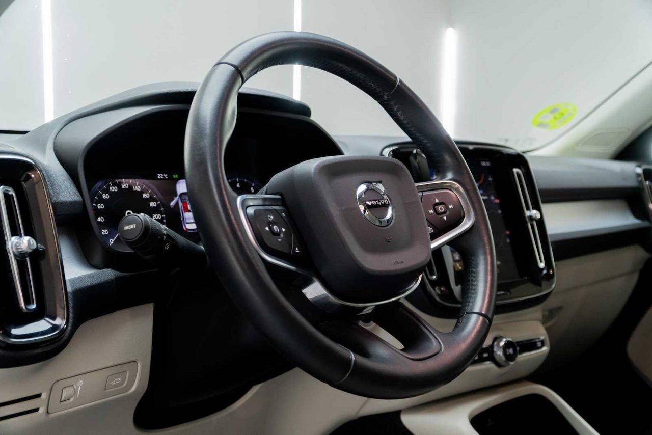 Volvo XC40 2.0 T4 AWD Momentum Auto  - Foto 13