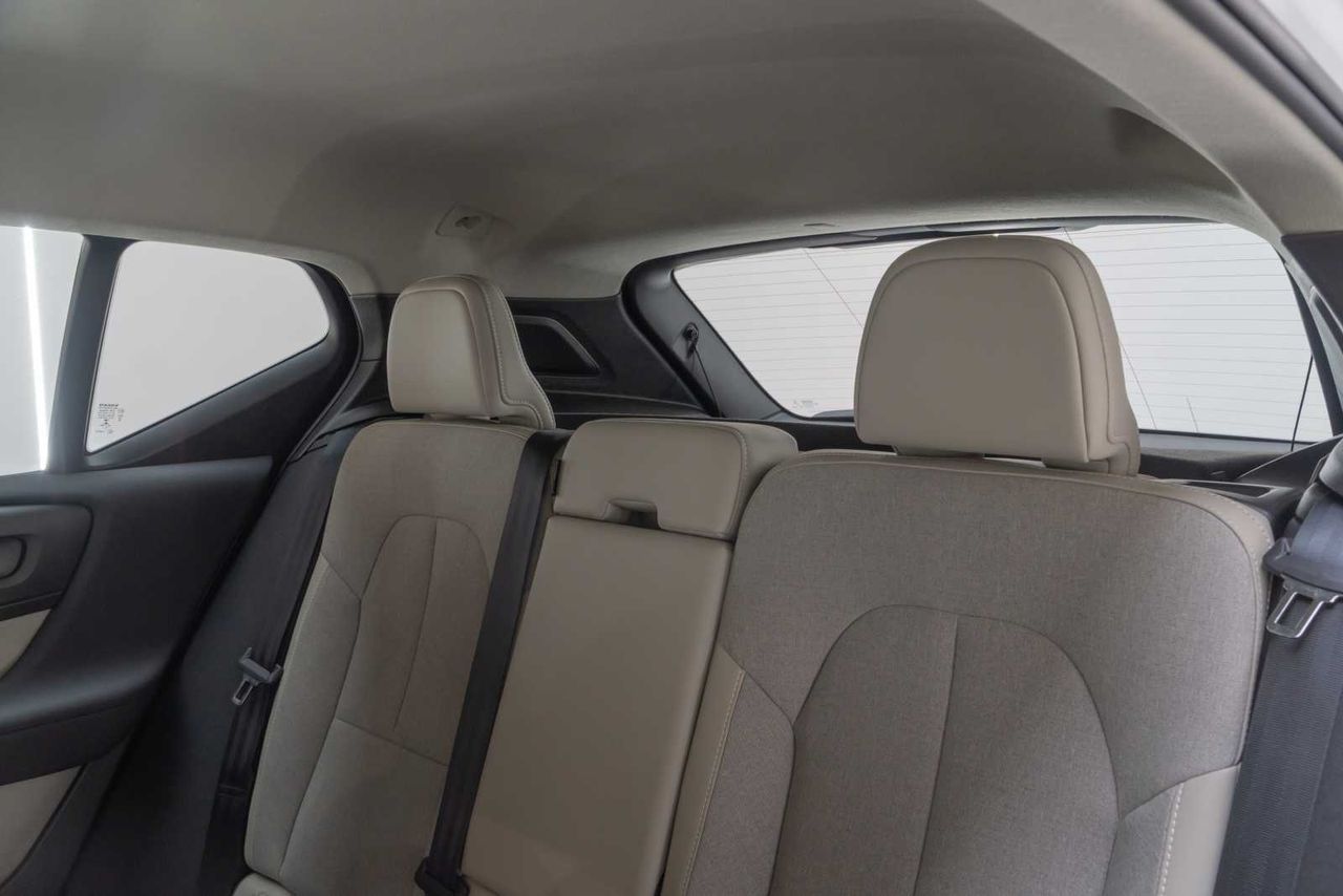 Volvo XC40 2.0 T4 AWD Momentum Auto  - Foto 19