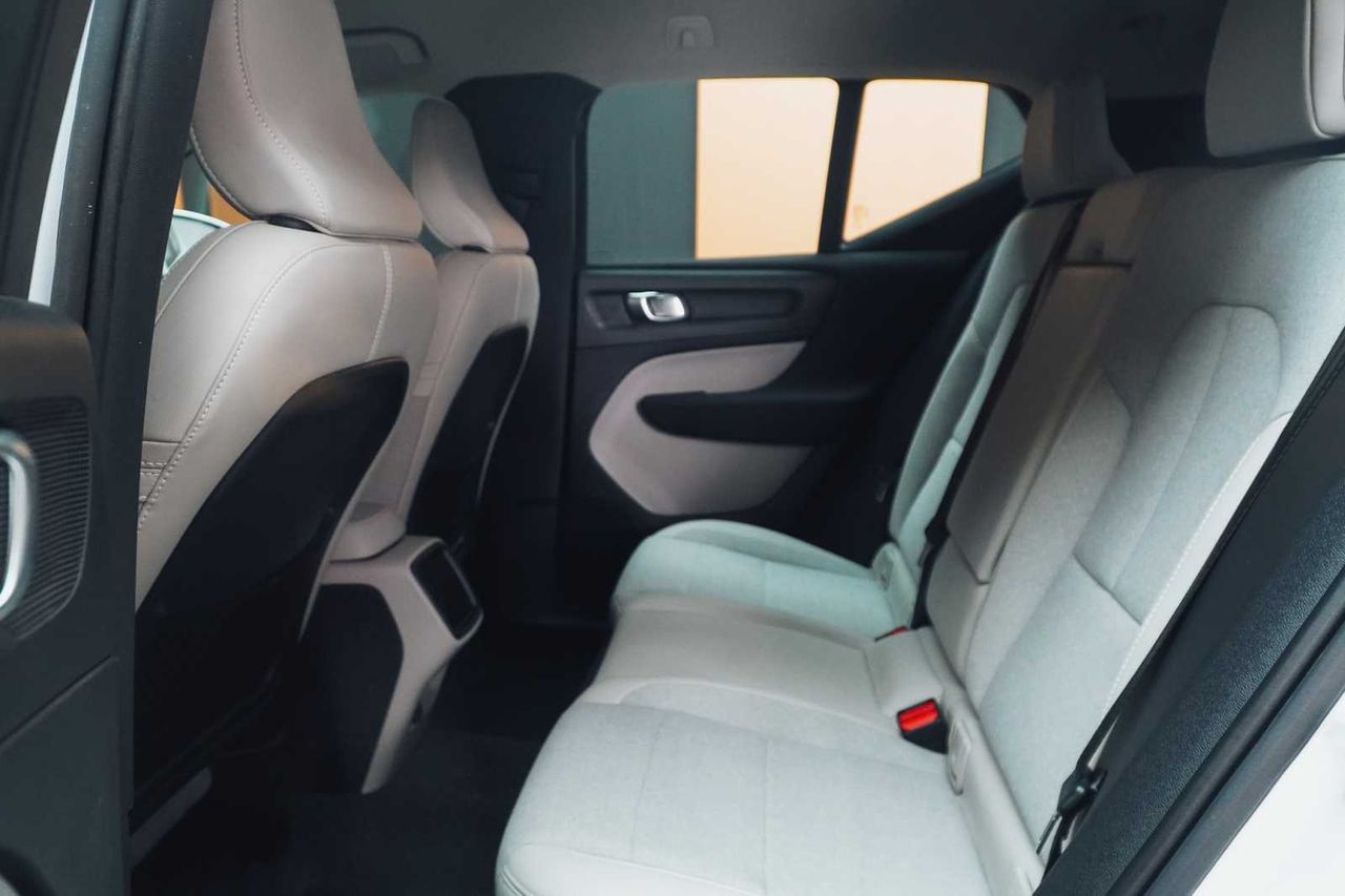 Volvo XC40 2.0 T4 AWD Momentum Auto  - Foto 13