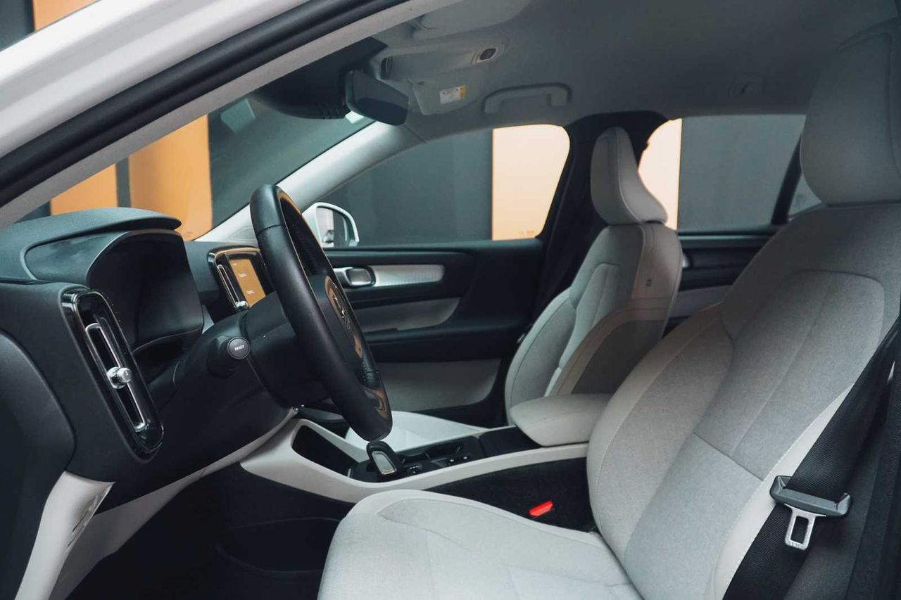 Volvo XC40 2.0 T4 AWD Momentum Auto  - Foto 11