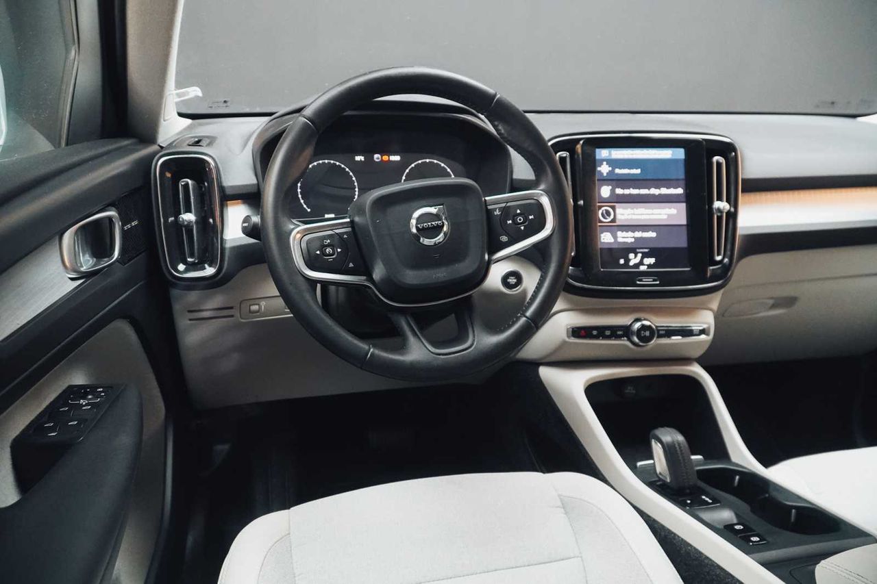 Volvo XC40 2.0 T4 AWD Momentum Auto  - Foto 10