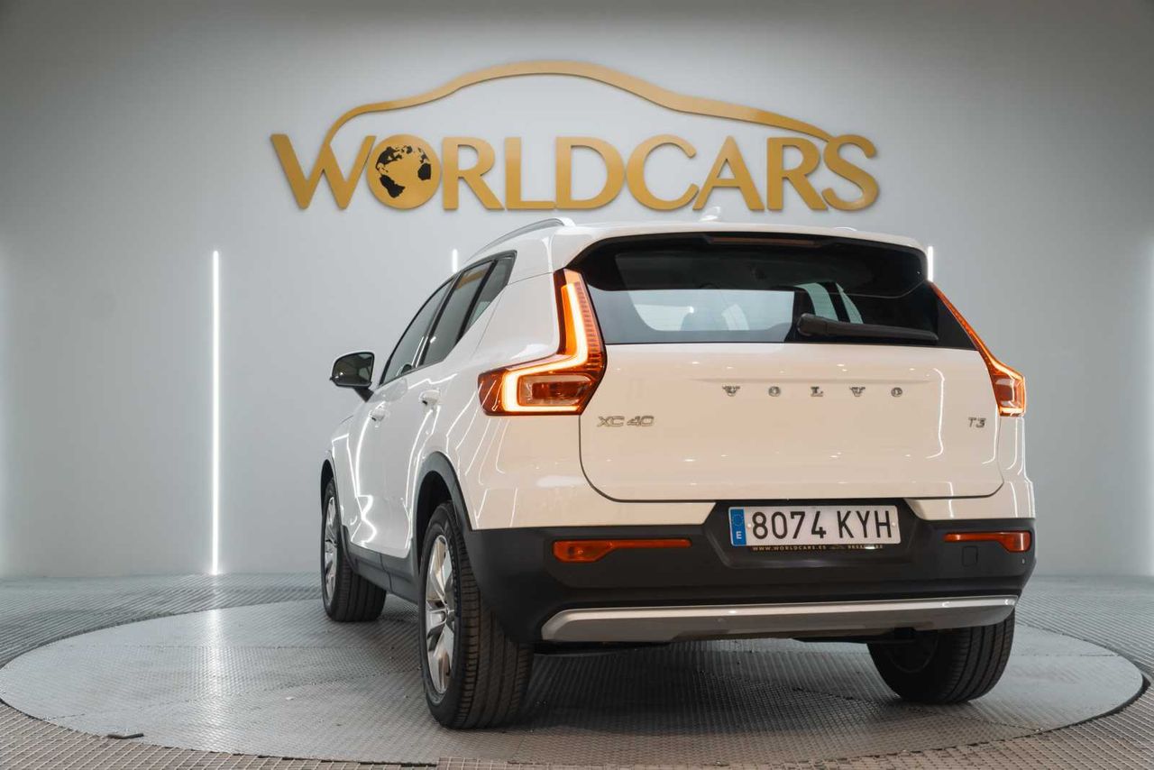 Volvo XC40 2.0 T4 AWD Momentum Auto  - Foto 8