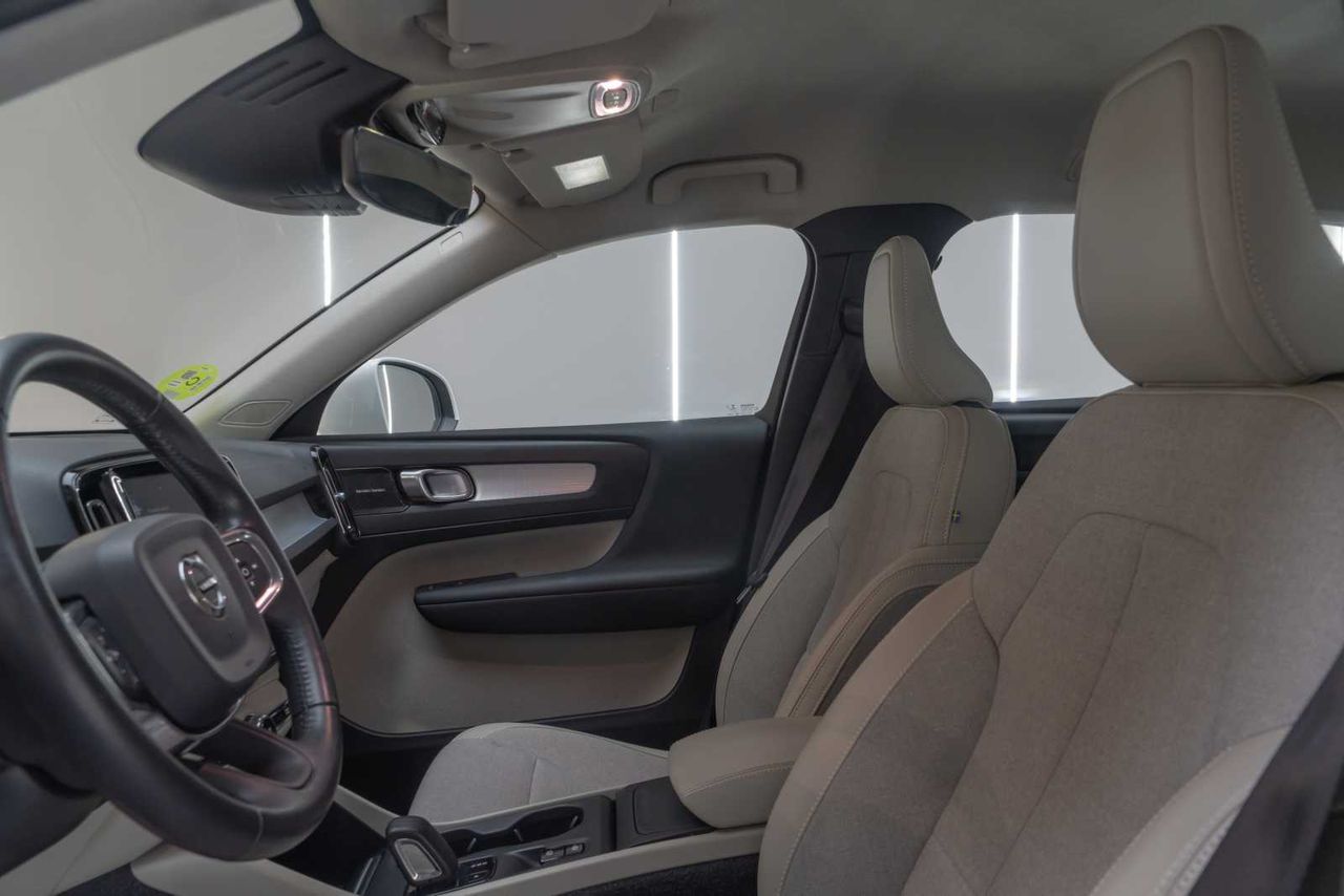 Volvo XC40 2.0 T4 AWD Momentum Auto  - Foto 18