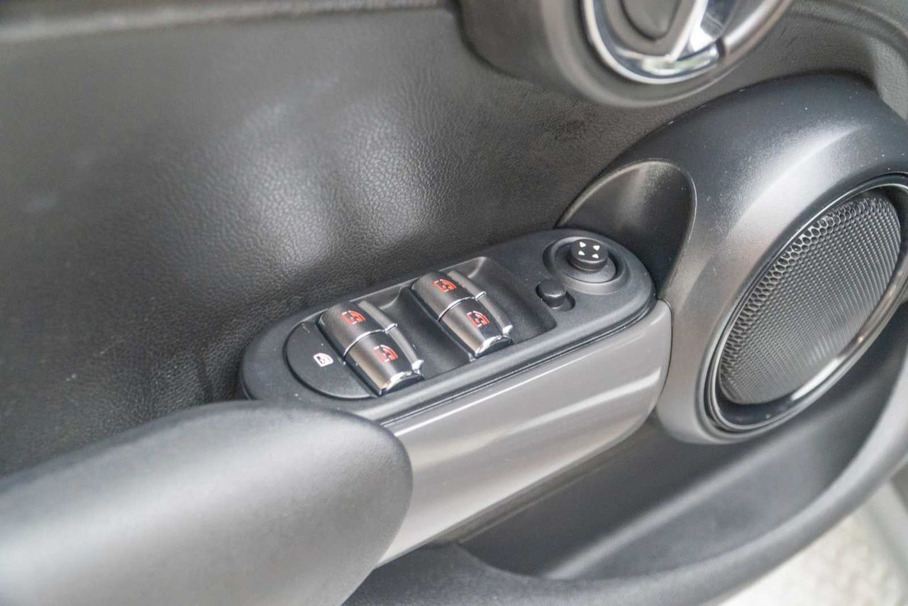 MINI Cooper ONE 5 PUERTAS  - Foto 17
