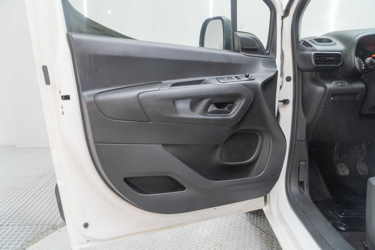 Toyota Proace City  1.5d 100 cv gx media 650 kg - Foto 16