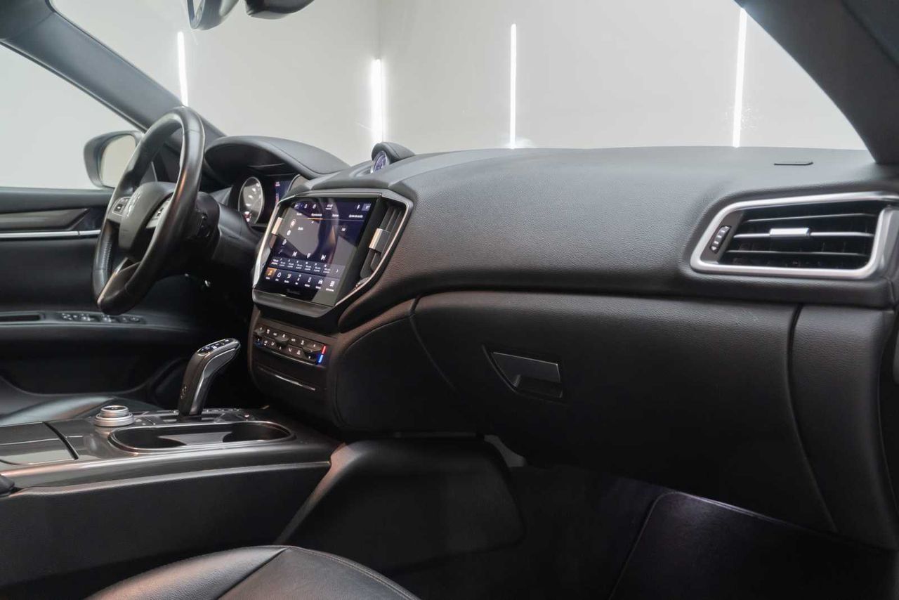 Maserati Ghibli GT Ultima L4 330CV Hybrid-Gasolina RWD  - Foto 24