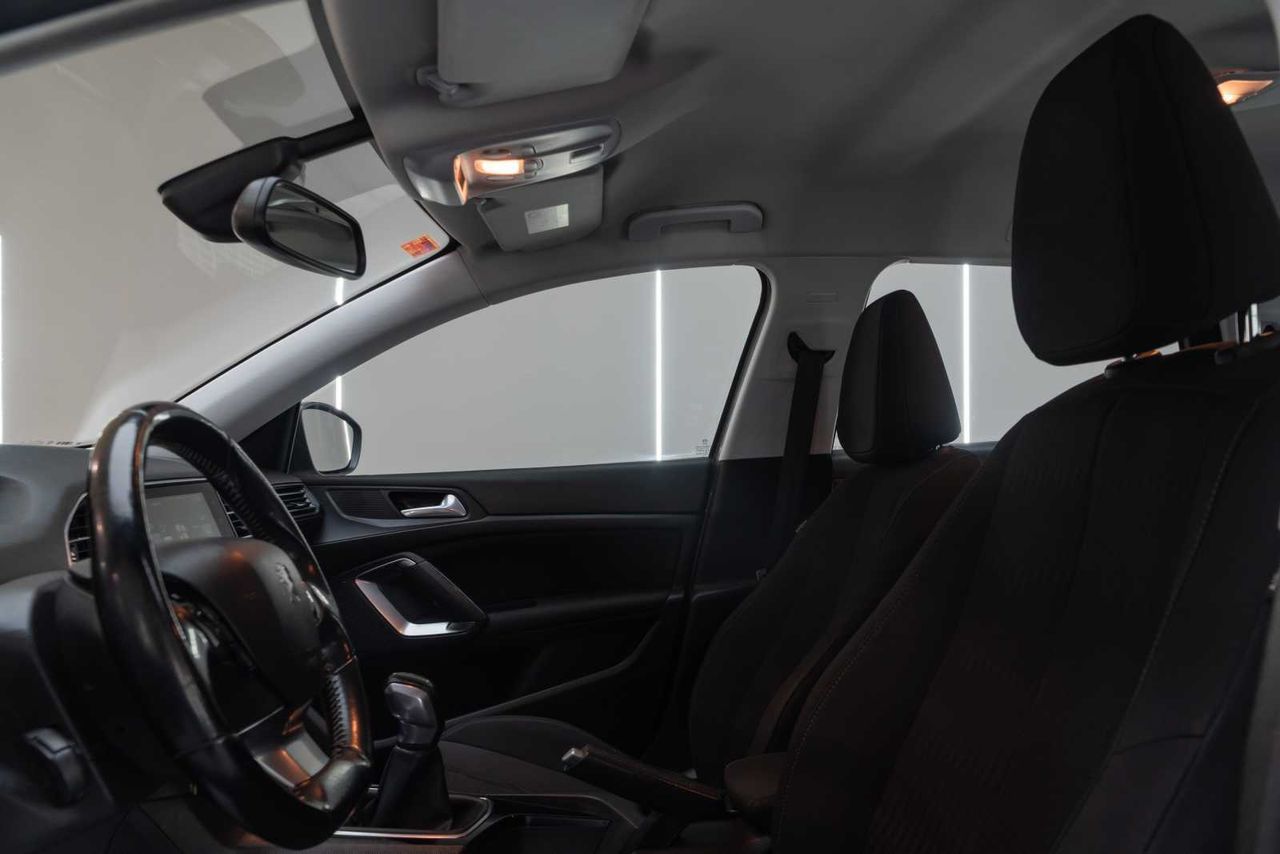 Peugeot 308 SW Access 1.6 BlueHDI 73KW (100CV) - Foto 17