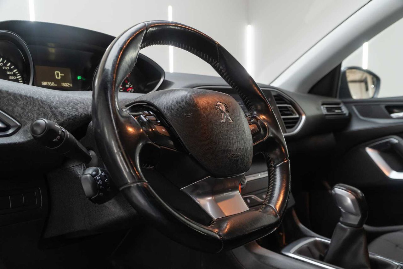Peugeot 308 SW Access 1.6 BlueHDI 73KW (100CV) - Foto 12