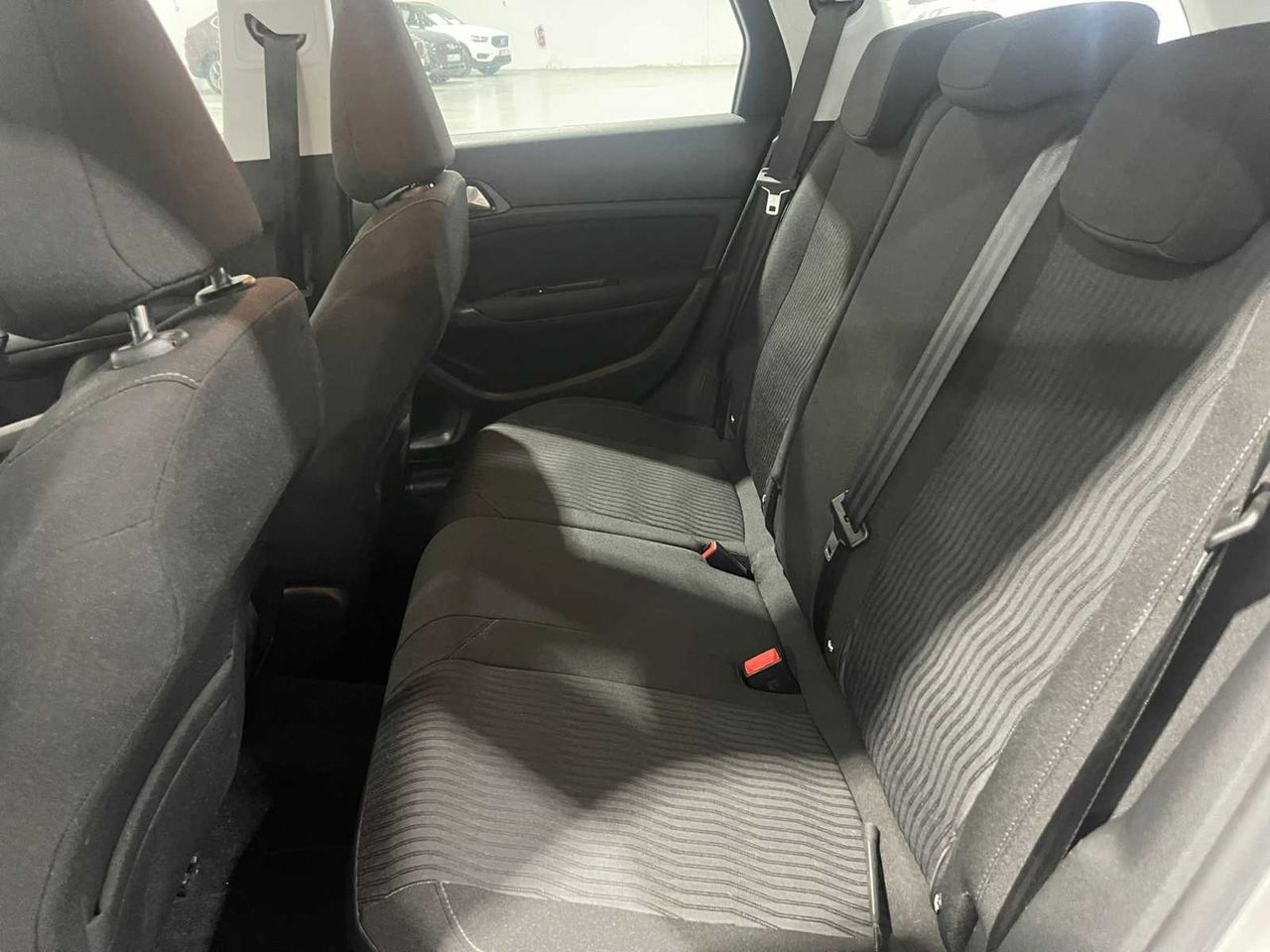 Peugeot 308 SW Access 1.6 BlueHDI 73KW (100CV) - Foto 13