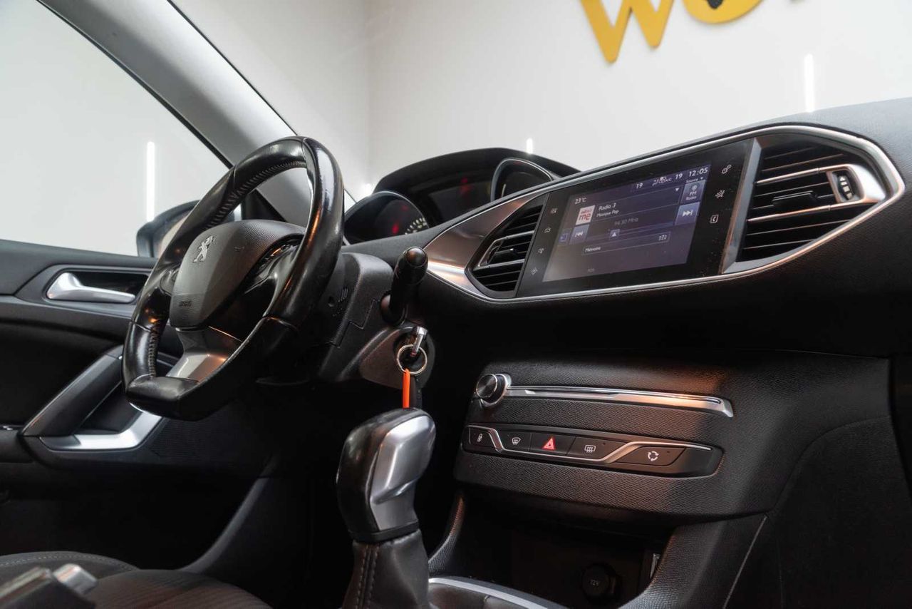 Peugeot 308 SW Access 1.6 BlueHDI 73KW (100CV) - Foto 21