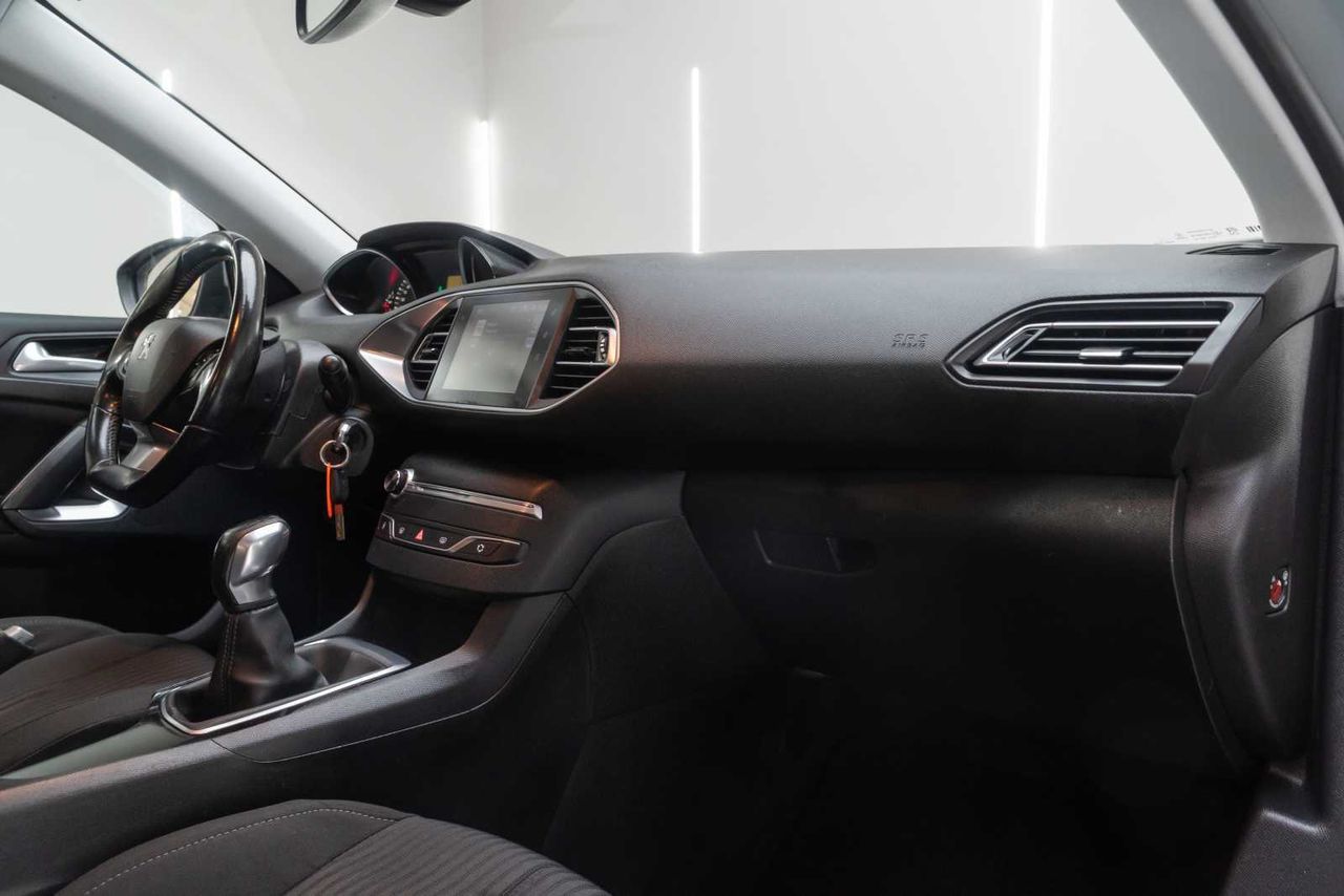 Peugeot 308 SW Access 1.6 BlueHDI 73KW (100CV) - Foto 22