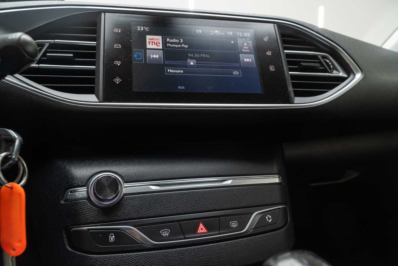 Peugeot 308 SW Access 1.6 BlueHDI 73KW (100CV) - Foto 13