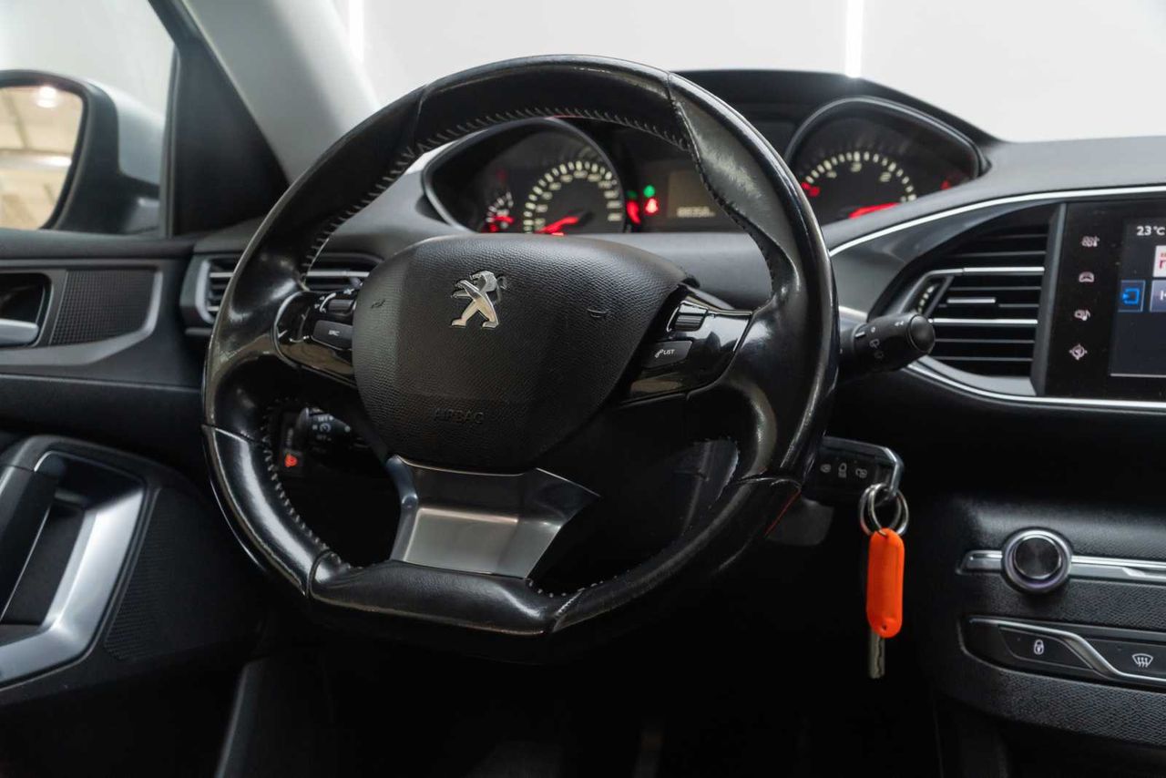 Peugeot 308 SW Access 1.6 BlueHDI 73KW (100CV) - Foto 20