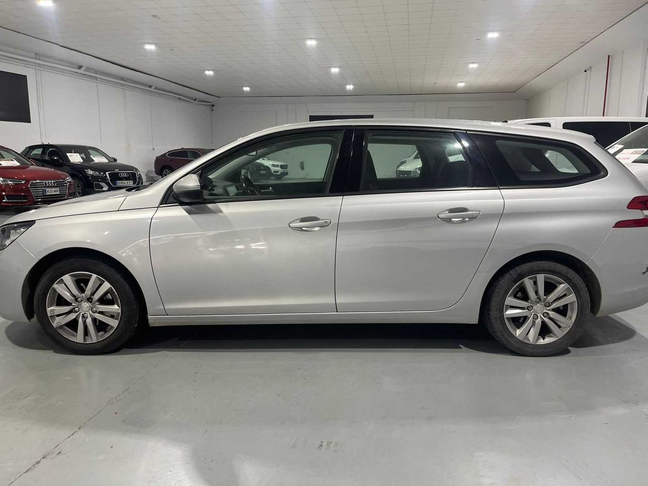 Peugeot 308 SW Access 1.6 BlueHDI 73KW (100CV) - Foto 5