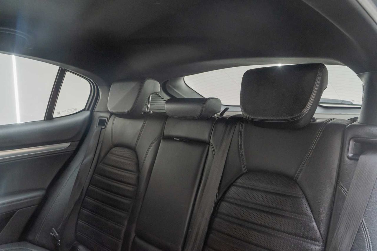 Alfa Romeo Stelvio 2.2 Diésel 154kW (210CV) Veloce Q4 - Foto 21