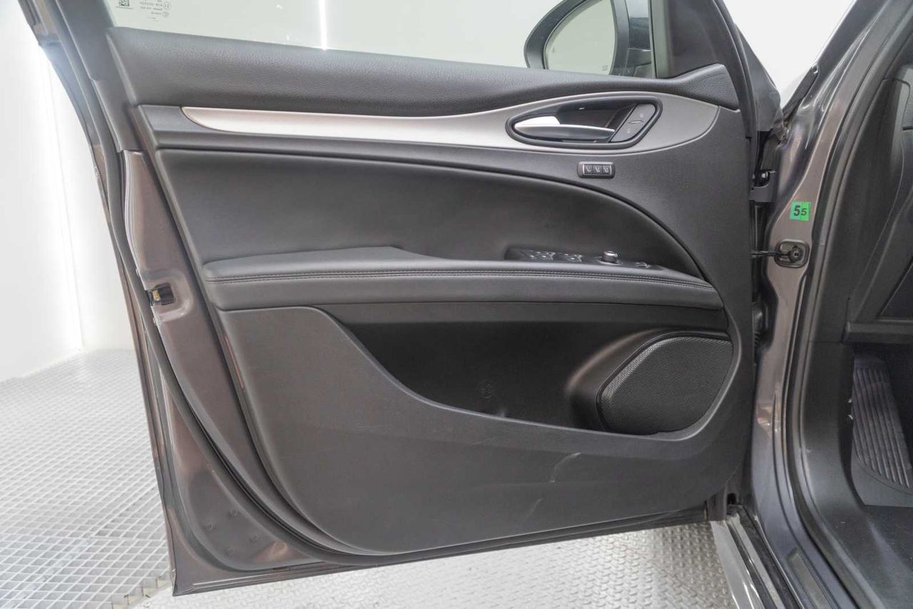 Alfa Romeo Stelvio 2.2 Diésel 154kW (210CV) Veloce Q4 - Foto 19