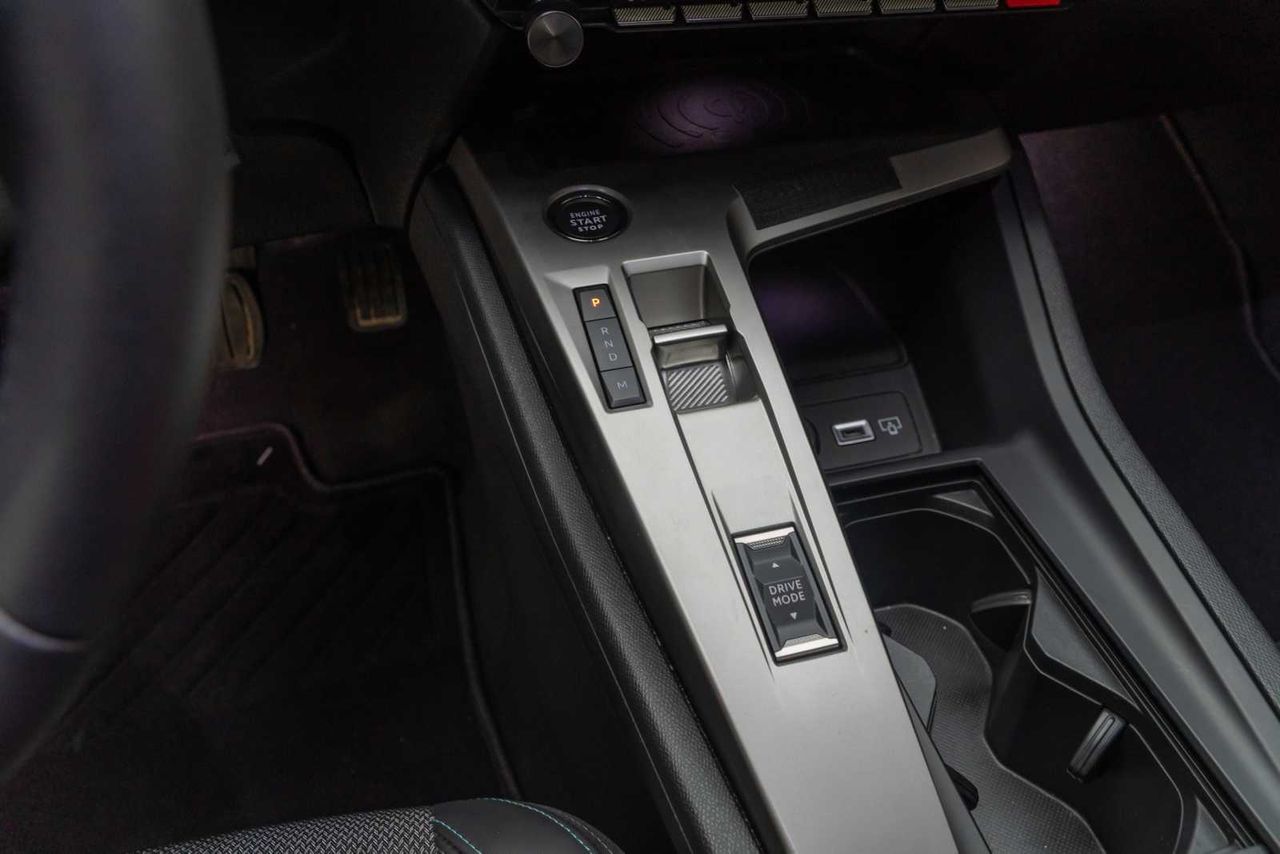 Peugeot 408 408 Allure HYBRID 145 eDCS6  - Foto 14