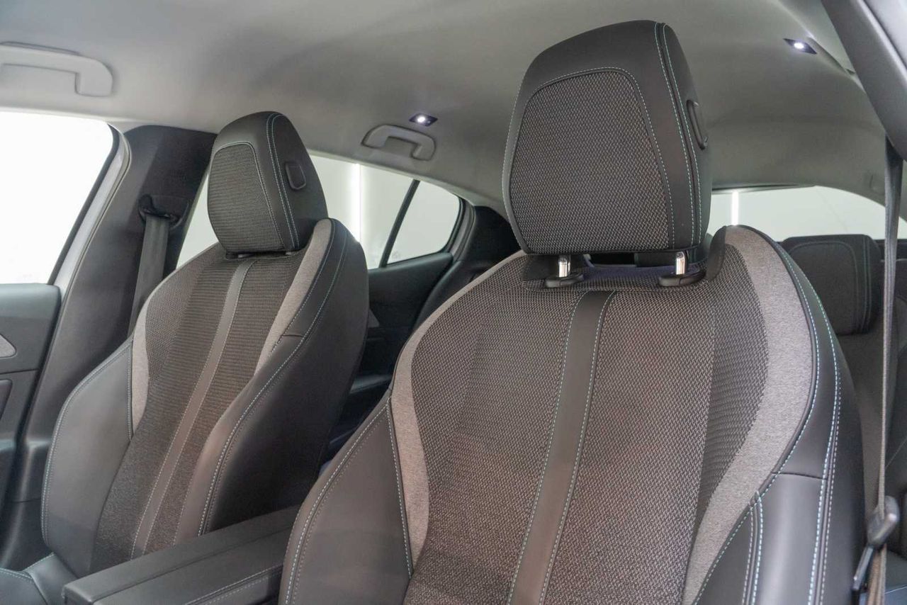 Peugeot 408 408 Allure HYBRID 145 eDCS6  - Foto 17