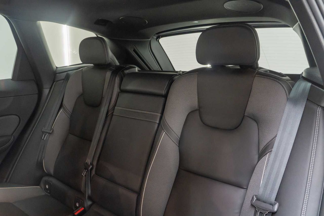Volvo XC60 2.0 D4 AWD R-Design B Auto  - Foto 19