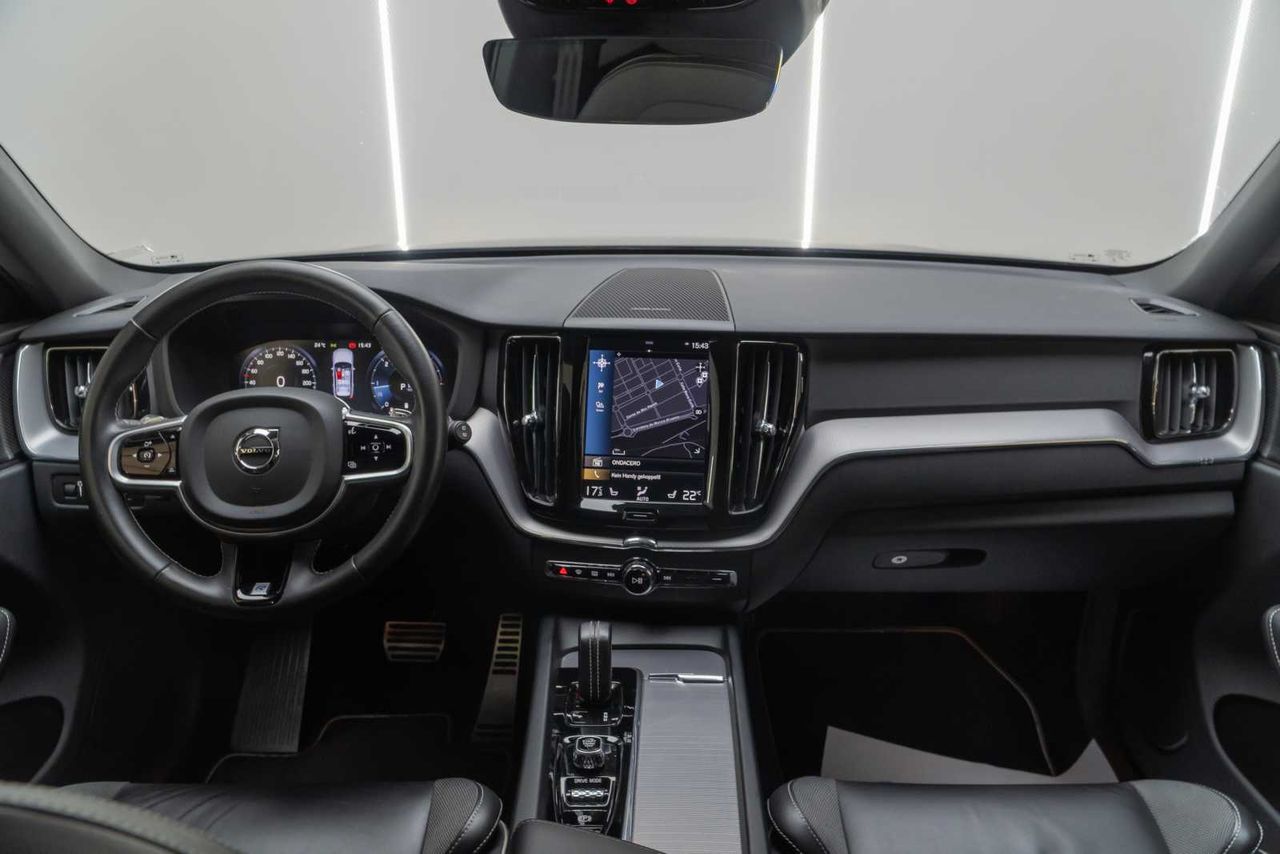 Volvo XC60 2.0 D4 AWD R-Design B Auto  - Foto 20