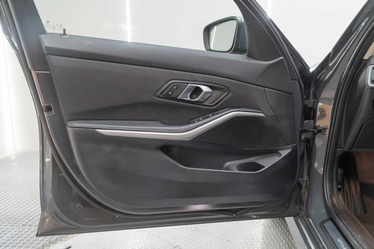 BMW Serie 3 318d Auto.  - Foto 16
