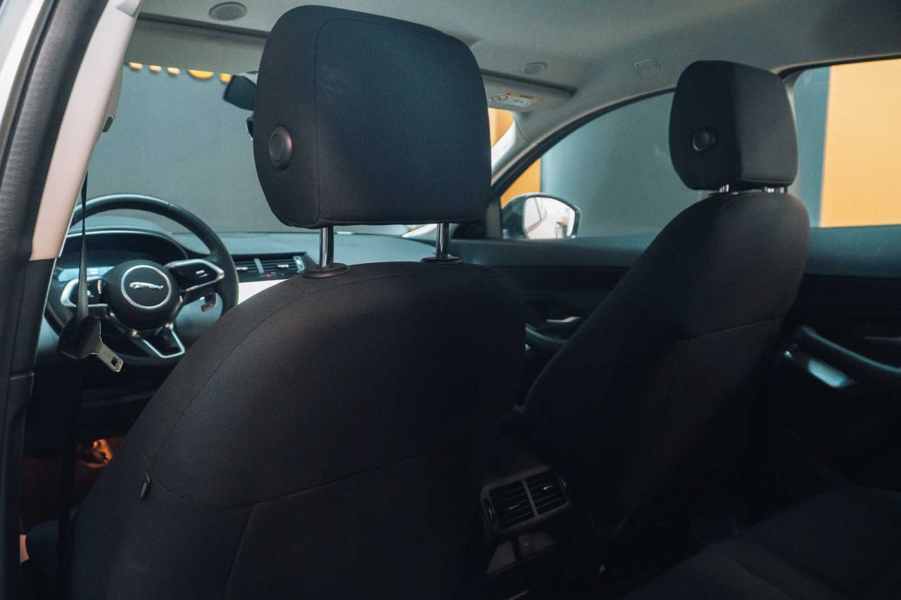 Jaguar E-Pace 2.0D 120kW 4WD Auto  - Foto 17