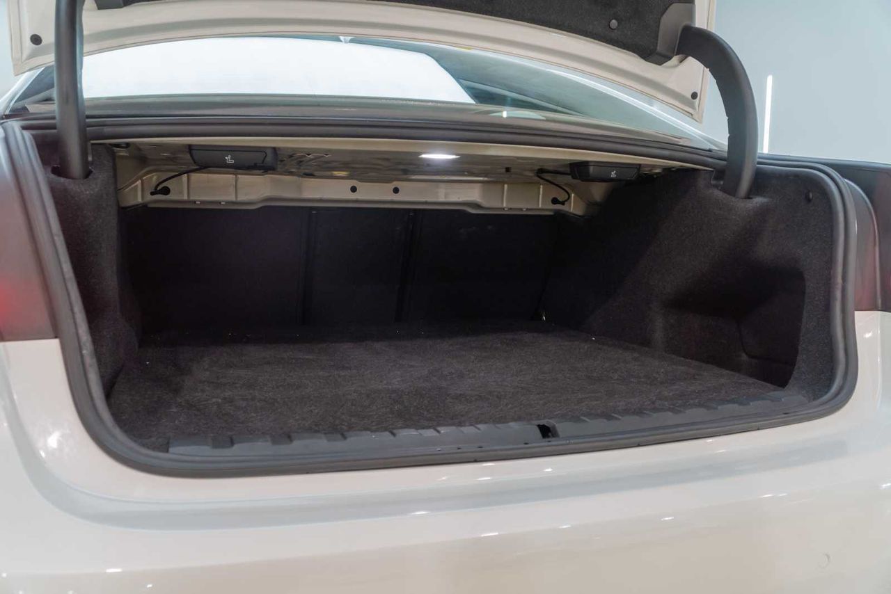 BMW Serie 3 318d Auto. - Foto 11