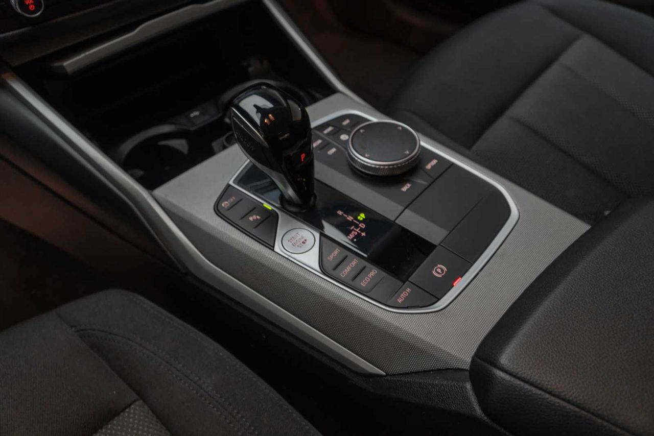 BMW Serie 3 318d Auto. - Foto 15