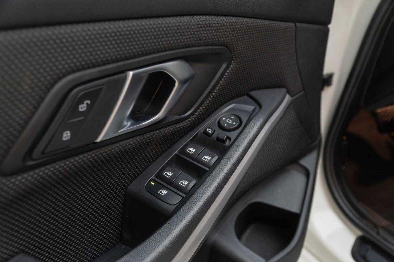 BMW Serie 3 318d Auto. - Foto 16