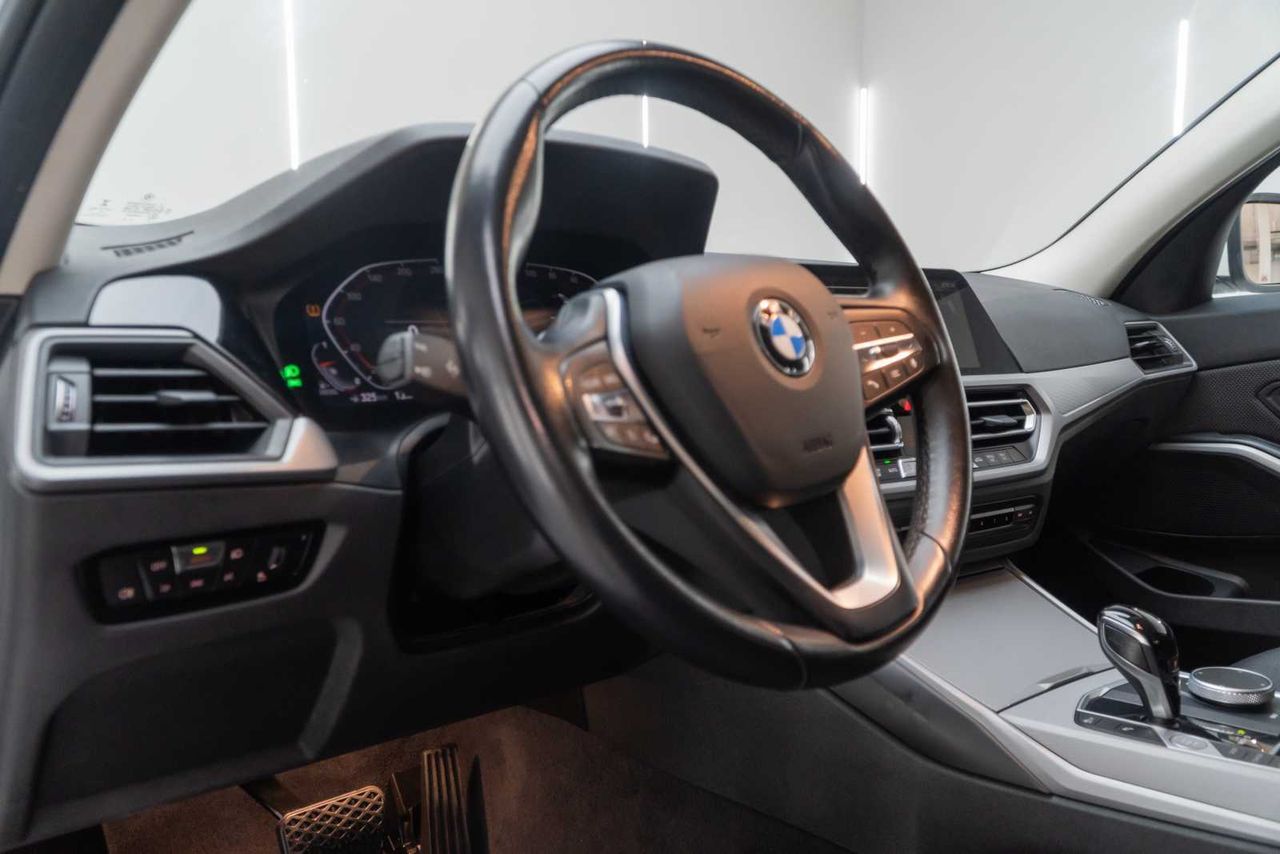 BMW Serie 3 318d Auto. - Foto 13