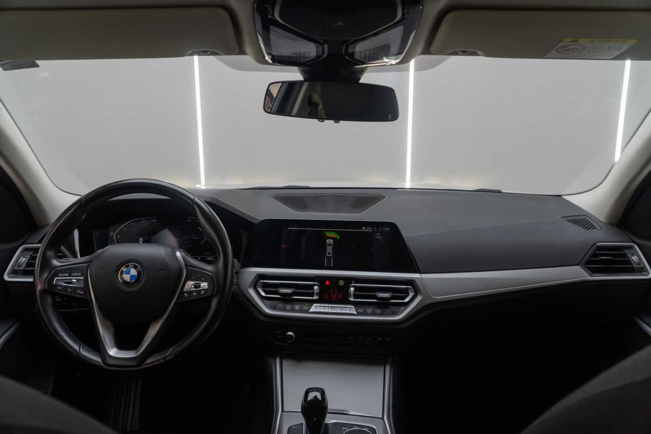 BMW Serie 3 318d Auto. - Foto 20